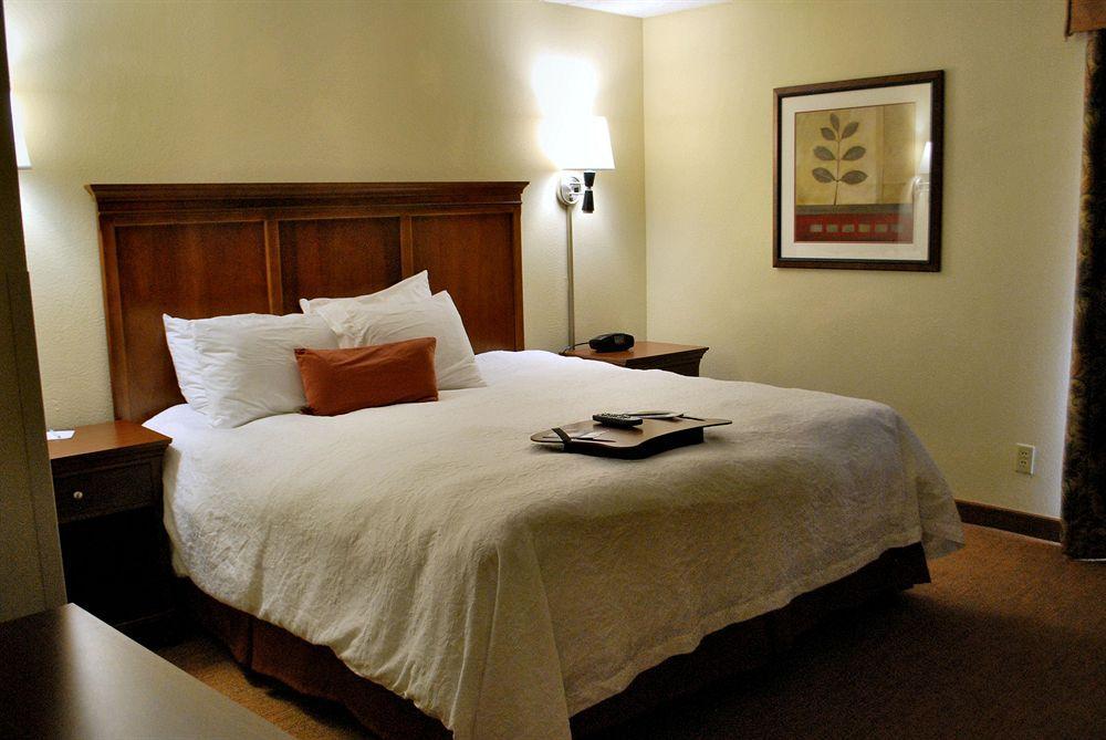 Hampton Inn Raleigh-Capital Boulevard North Zimmer foto